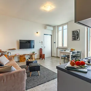 al-33-di-via-roma-apartments.italymilanhotels.net/