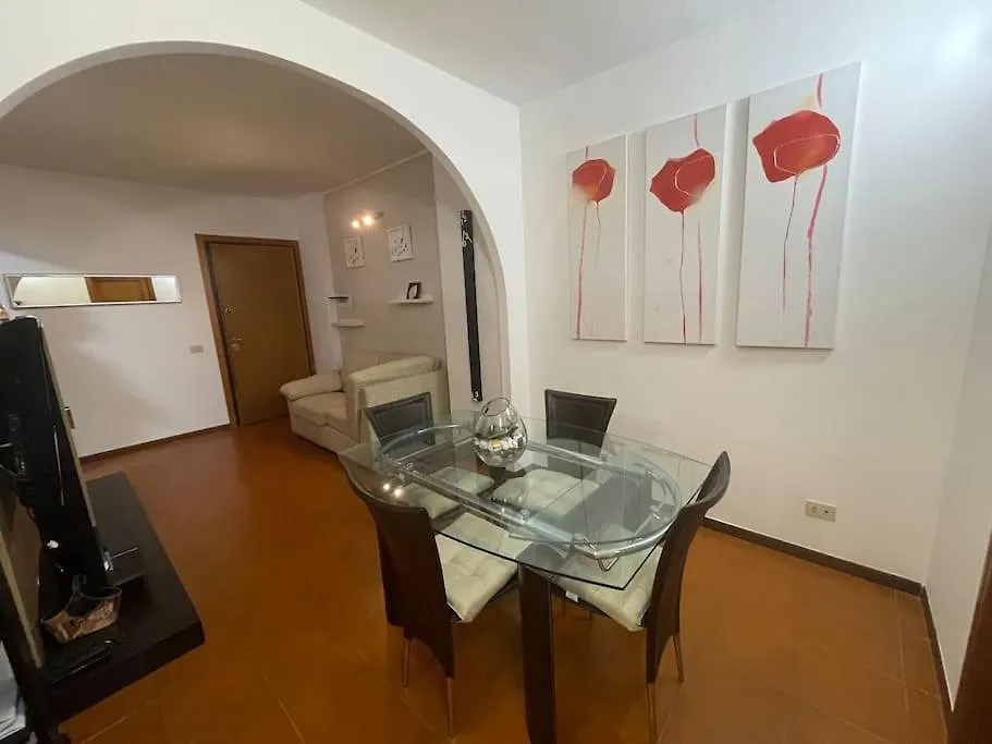 Apartment Intero Alloggio Appartamento Cinecitta Rome Italy